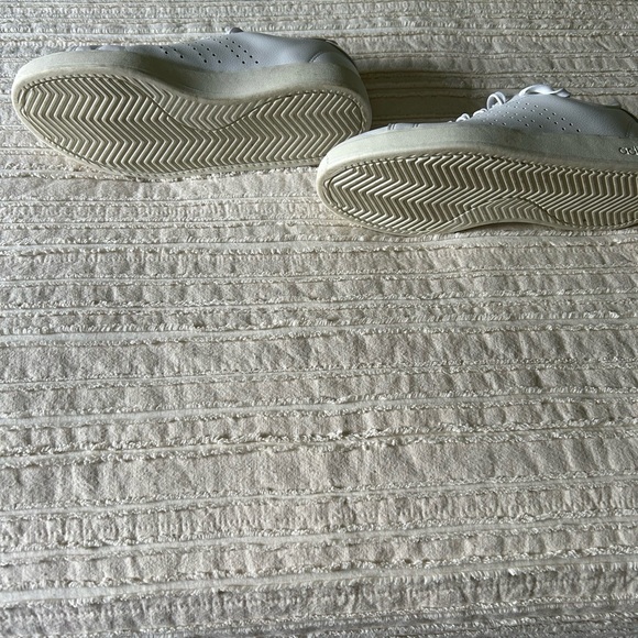 Women’s Adidas Advantage White & Gold Court Shoes - Picture 6 of 6